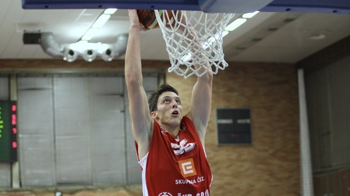 Tomáš POMIKÁLEK