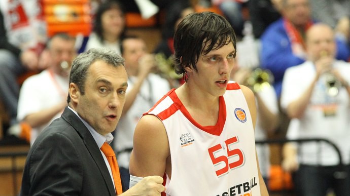 Tomáš POMIKÁLEK