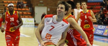 NĚKTEŘÍ JEN PODÁVALI BALÓN