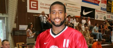 VRACÍ SE DARIUS WASHINGTON