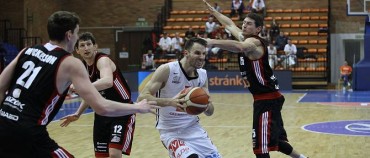 TURY POHŘBILY ZTRÁTY