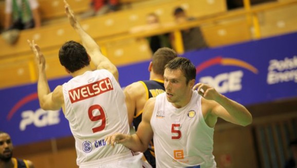 NYMBURK PORAZIL I TUROW